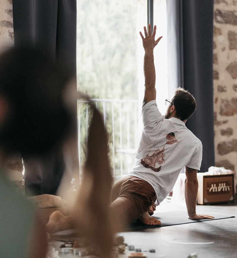 Organiser un stage yoga, bien-être, développement personnel avec location de salle et jardin, nature